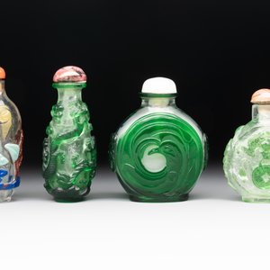 A collection of 14 Peking glass snuff bottles, 19/20th C. — photo 4