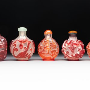 A collection of 14 Peking glass snuff bottles, 19/20th C. — photo 8