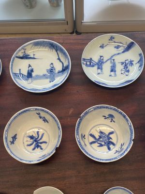 A collection of 15 Chinese blue and white cups and 19 saucers, Kangxi/Yongzheng — photo 20