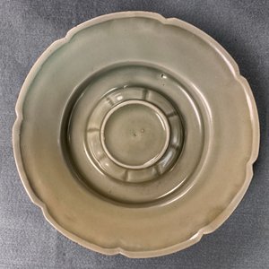 A collection of 15 Chinese celadon- and cream-glazed wares, Song and later — 照片 26
