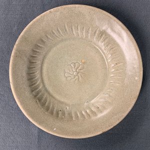 A collection of 15 Chinese celadon- and cream-glazed wares, Song and later — 照片 46