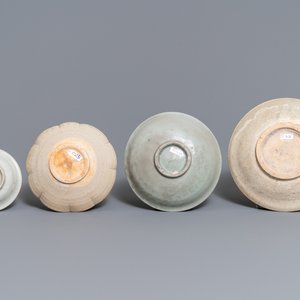 A collection of 15 Chinese celadon- and cream-glazed wares, Song and later — 照片 5