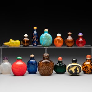 A collection of 16 Chinese Peking glass snuff bottles, 19/20th C. — photo 1