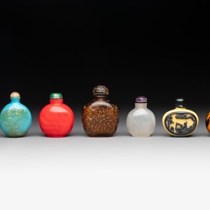 A collection of 16 Chinese Peking glass snuff bottles, 19/20th C. — photo 4