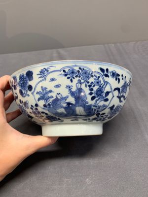 A collection of 17 Chinese blue and white wares, Kangxi/Qianlong — photo 1