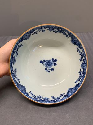 A collection of 17 Chinese blue and white wares, Kangxi/Qianlong — photo 7