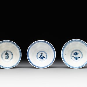 A collection of 17 Chinese blue and white wares, Kangxi/Qianlong — photo 19