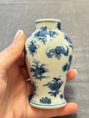 A collection of 17 Chinese blue, white and famille rose wares, Kangxi/Qianlong — 照片 12