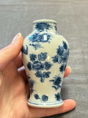 A collection of 17 Chinese blue, white and famille rose wares, Kangxi/Qianlong — 照片 13