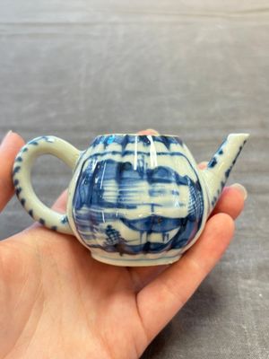 A collection of 17 Chinese blue, white and famille rose wares, Kangxi/Qianlong — 照片 2