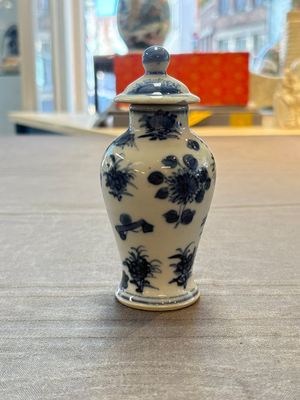 A collection of 17 Chinese blue, white and famille rose wares, Kangxi/Qianlong — 照片 10