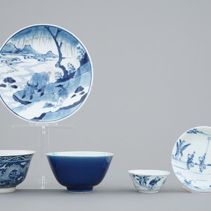 A collection of 18th C. Chinese blue and white bowls, mostly Kangxi, ca. 1700 — photo 1
