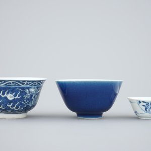 A collection of 18th C. Chinese blue and white bowls, mostly Kangxi, ca. 1700 — photo 5