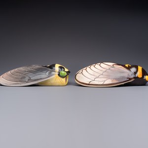 A collection of 19 French ‘Cicada’ wall pocket vases, 20th C. — photo 11