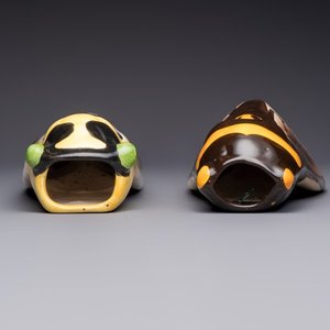 A collection of 19 French ‘Cicada’ wall pocket vases, 20th C. — photo 12