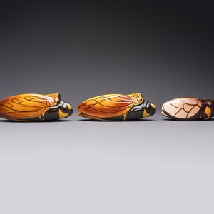 A collection of 19 French ‘Cicada’ wall pocket vases, 20th C. — photo 19