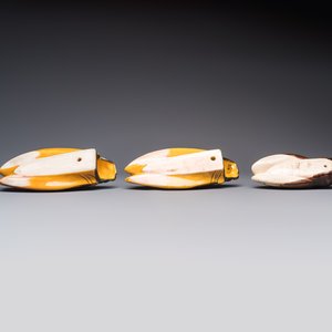 A collection of 19 French ‘Cicada’ wall pocket vases, 20th C. — photo 20