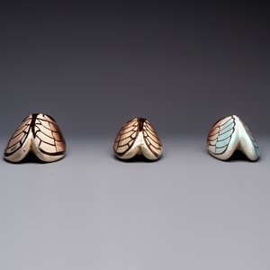 A collection of 19 French ‘Cicada’ wall pocket vases, 20th C. — photo 22