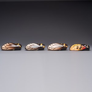 A collection of 19 French ‘Cicada’ wall pocket vases, 20th C. — photo 29