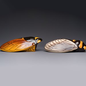 A collection of 19 French ‘Cicada’ wall pocket vases, 20th C. — photo 5