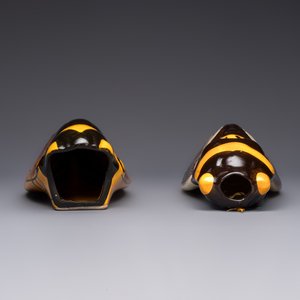 A collection of 19 French ‘Cicada’ wall pocket vases, 20th C. — photo 6