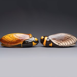 A collection of 19 French ‘Cicada’ wall pocket vases, 20th C. — photo 7