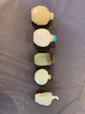 A collection of 20 Chinese jade snuff bottles, 19/20th C. — photo 2