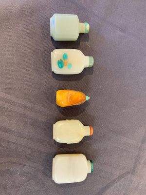 A collection of 20 Chinese jade snuff bottles, 19/20th C. — photo 3