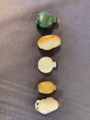 A collection of 20 Chinese jade snuff bottles, 19/20th C. — photo 8
