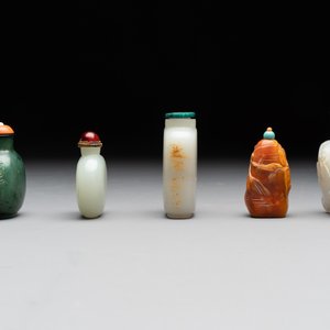 A collection of 20 Chinese jade snuff bottles, 19/20th C. — photo 17