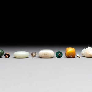 A collection of 20 Chinese jade snuff bottles, 19/20th C. — photo 19