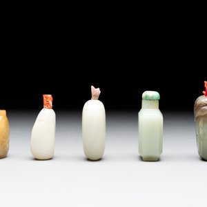 A collection of 20 Chinese jade snuff bottles, 19/20th C. — photo 5