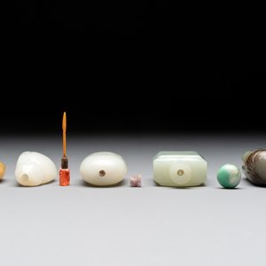 A collection of 20 Chinese jade snuff bottles, 19/20th C. — photo 6