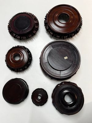 A collection of 20 Chinese wooden stands, 19/20th C. — photo 1