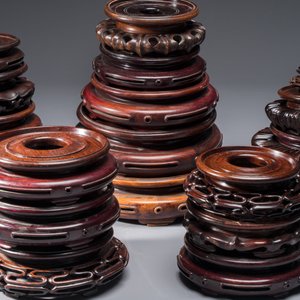 A collection of 20 Chinese wooden stands, 19/20th C. — photo 3