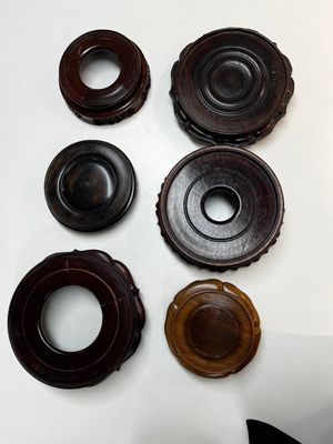 A collection of 20 Chinese wooden stands, 19/20th C. — photo 5