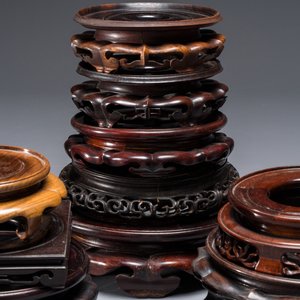 A collection of 20 Chinese wooden stands, 19/20th C. — photo 2