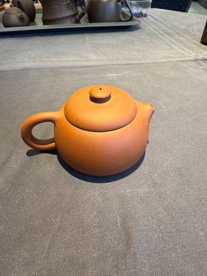 A collection of 20 Chinese Yixing stoneware teapots, 20th C. — photo 106