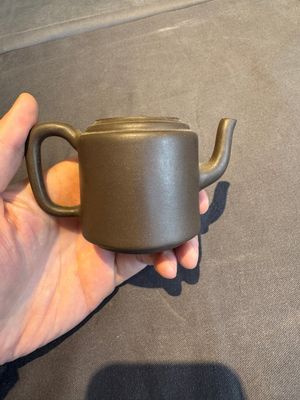 A collection of 20 Chinese Yixing stoneware teapots, 20th C. — photo 124