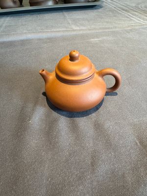 A collection of 20 Chinese Yixing stoneware teapots, 20th C. — photo 127
