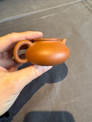 A collection of 20 Chinese Yixing stoneware teapots, 20th C. — photo 133