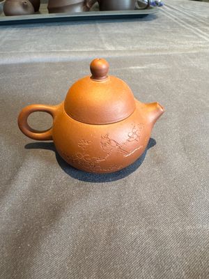 A collection of 20 Chinese Yixing stoneware teapots, 20th C. — photo 135