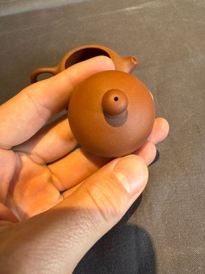 A collection of 20 Chinese Yixing stoneware teapots, 20th C. — photo 136