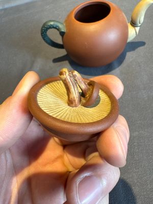 A collection of 20 Chinese Yixing stoneware teapots, 20th C. — photo 144