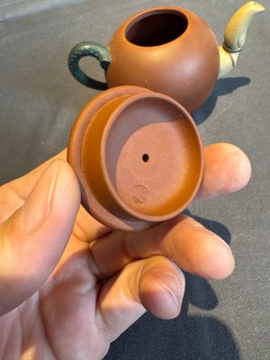 A collection of 20 Chinese Yixing stoneware teapots, 20th C. — photo 145