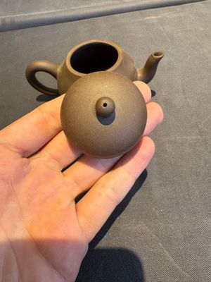 A collection of 20 Chinese Yixing stoneware teapots, 20th C. — photo 20