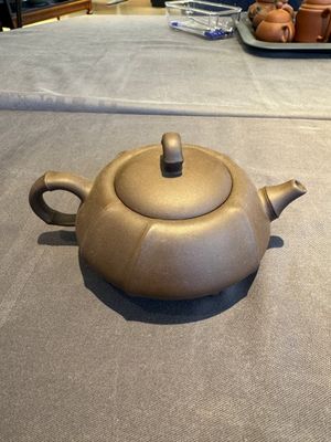 A collection of 20 Chinese Yixing stoneware teapots, 20th C. — photo 2