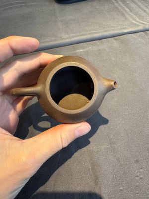 A collection of 20 Chinese Yixing stoneware teapots, 20th C. — photo 48