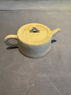 A collection of 20 Chinese Yixing stoneware teapots, 20th C. — photo 73