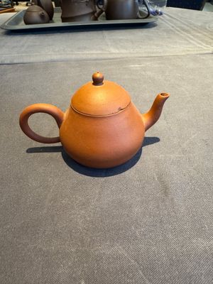 A collection of 20 Chinese Yixing stoneware teapots, 20th C. — photo 98
